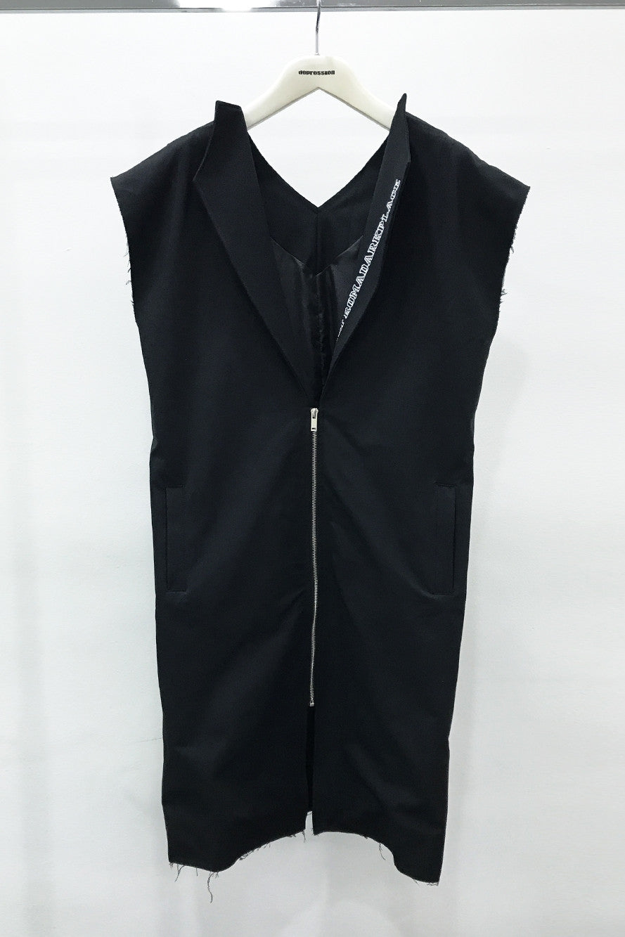 DARK PLACE LONG OUTER SLEEVELESS